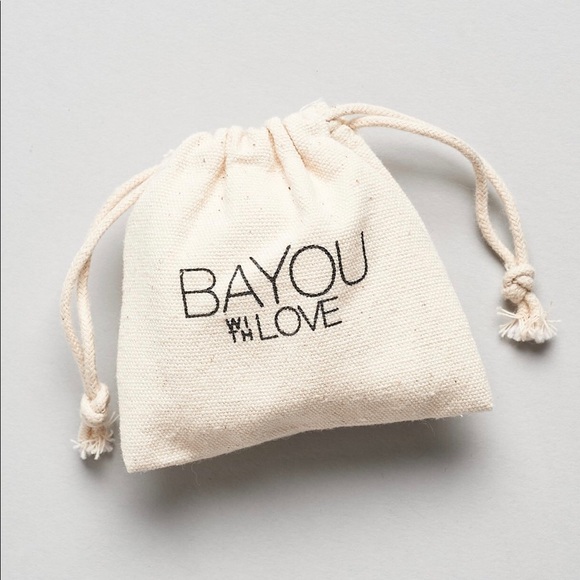 BAYOU WITH LOVE Oval Chain Bracelet - Picture 5 of 5